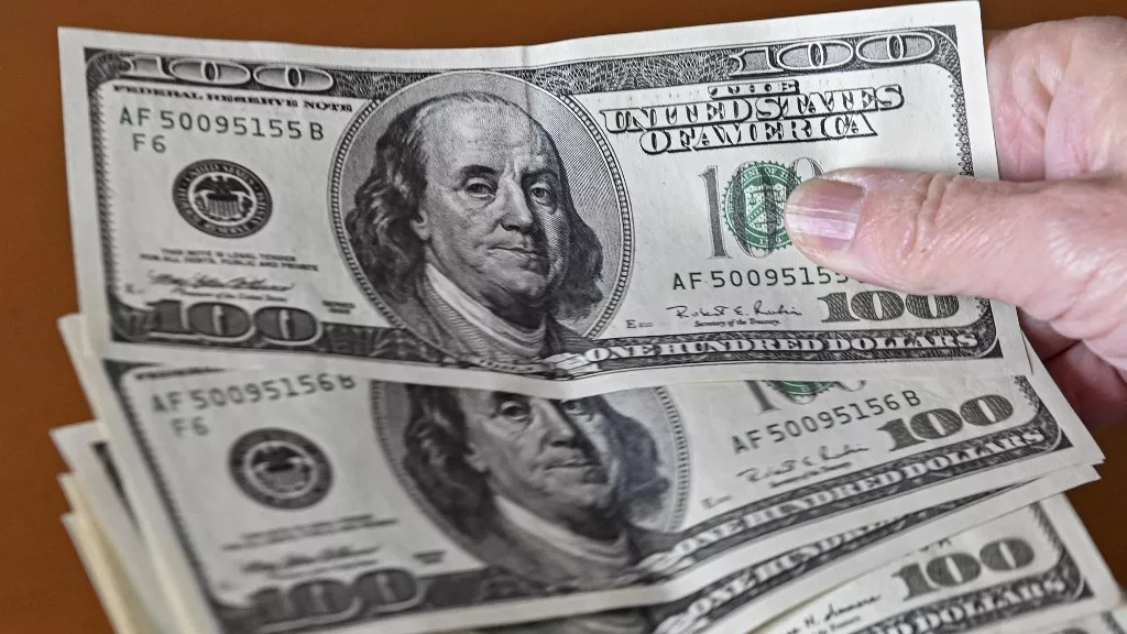 Dollar Reclines, Inflation Comes In Below Economists’ Expectations
